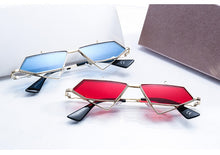 Flip Up Sunglasses "AVOIDANCE"